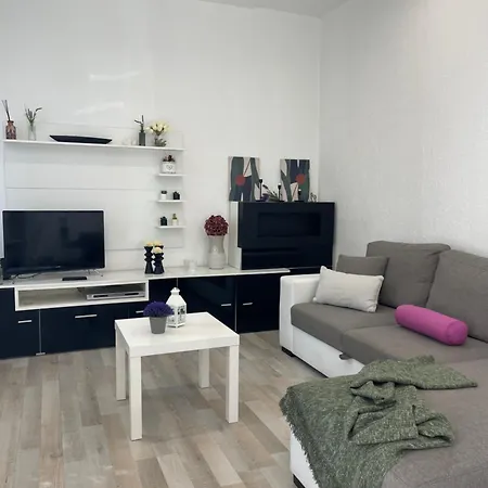 Bnbook Martina's House