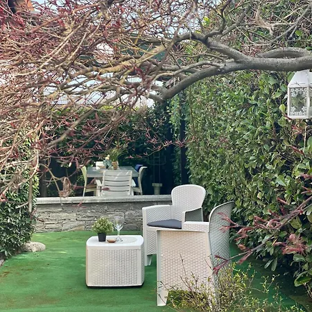 Bnbook Martina's House Apartament