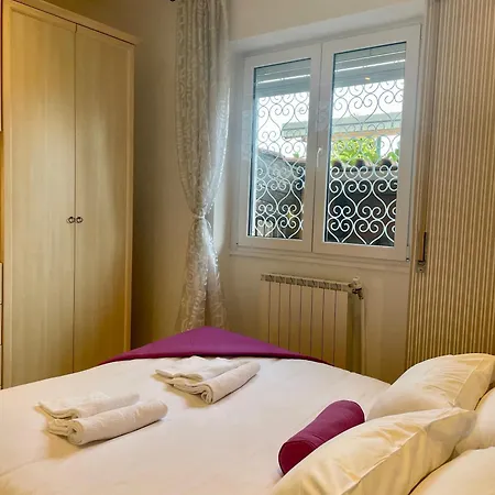 Bnbook Martina's House Apartament *