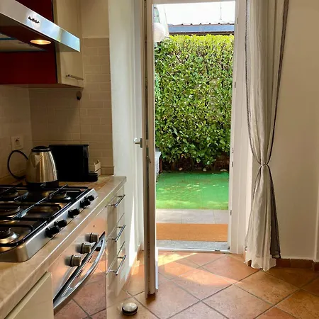 Bnbook Martina's House Apartament *